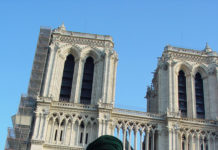 Notre dame de Paris et Esméralda du XX ième siècle
